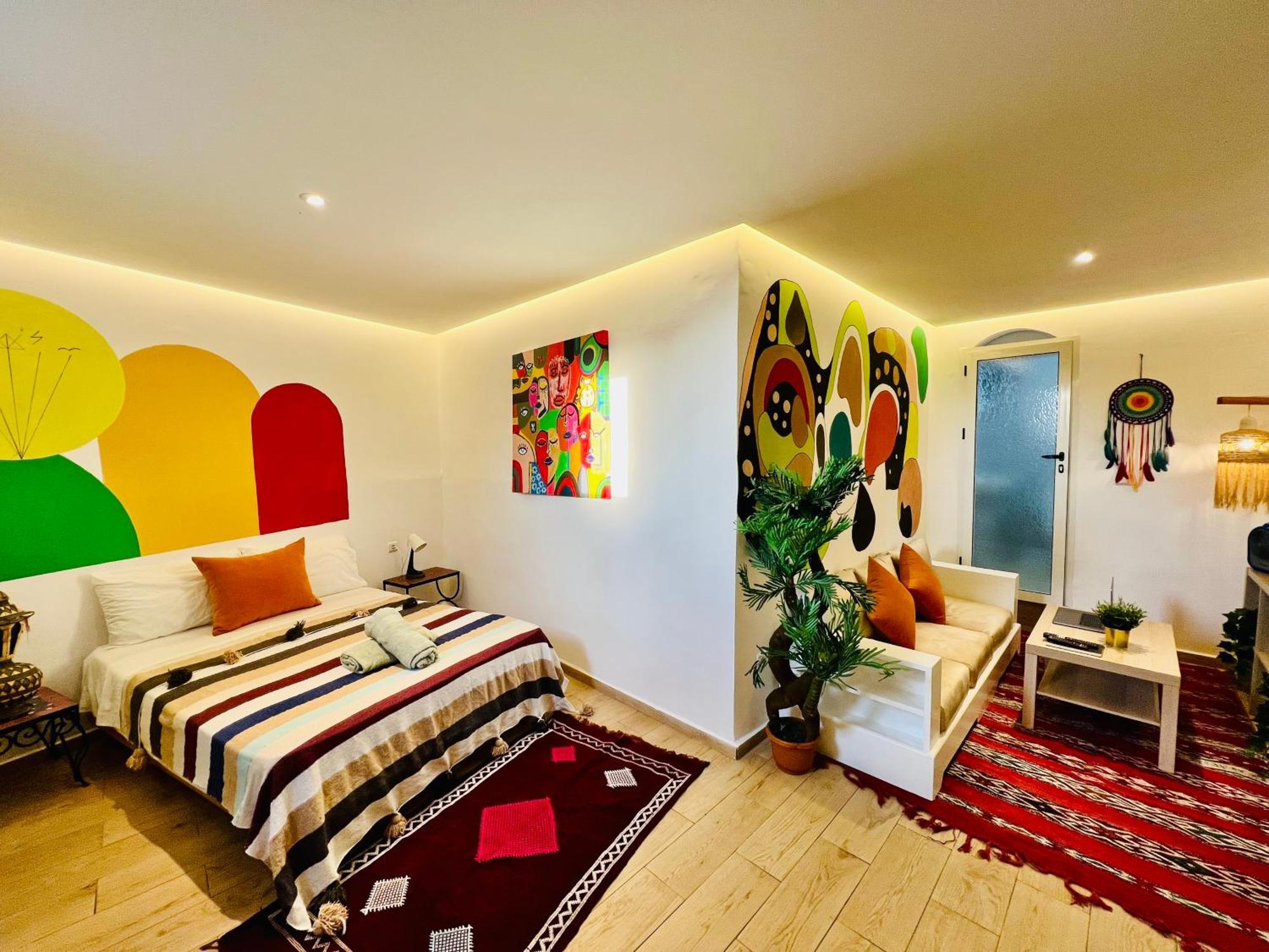 Art Riad Au Bord De La Mer Džadída Exteriér fotografie