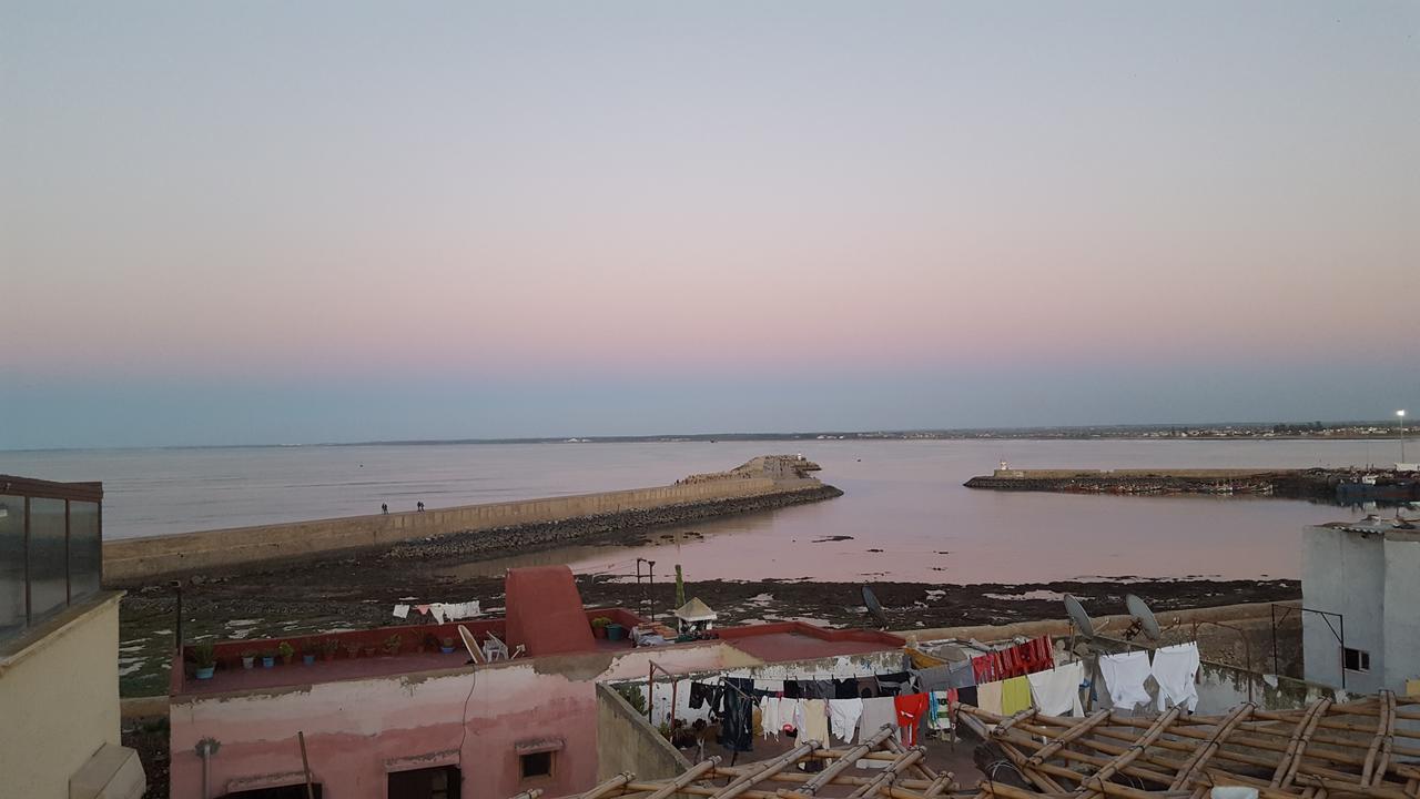 Art Riad Au Bord De La Mer Džadída Exteriér fotografie