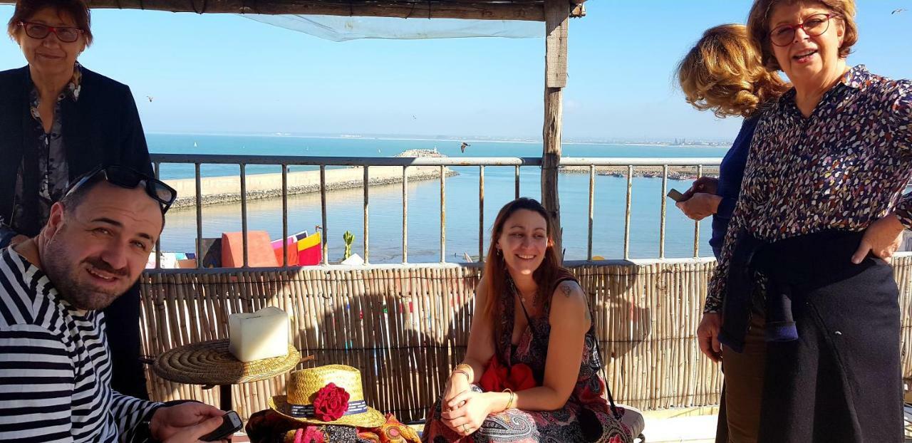 Art Riad Au Bord De La Mer Džadída Exteriér fotografie