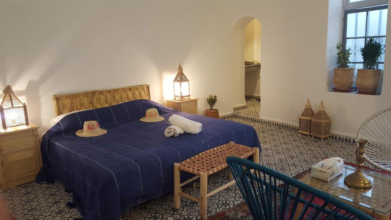 Art Riad Au Bord De La Mer Džadída Exteriér fotografie